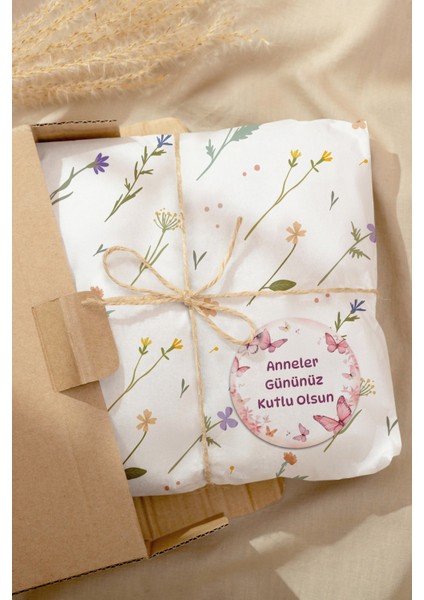 Anneler Gününüz Kutlu Olsun Yazılı Sticker Paketleme Kargo Ambalaj Etiketi - 4X4CM 70 Adet modelleri