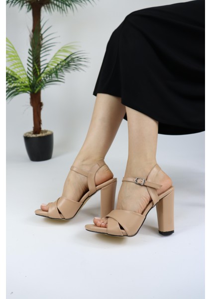 Kadın Arkası Açık Kedi Gözü Topuklu Ayakkabı