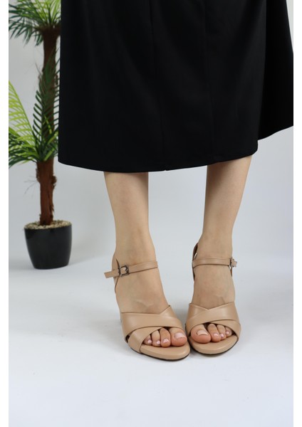 Kadın Arkası Açık Kedi Gözü Topuklu Ayakkabı modelleri