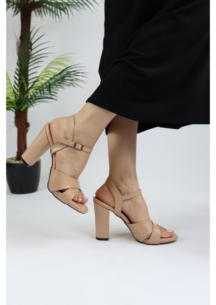 Kadın Arkası Açık Kedi Gözü Topuklu Ayakkabı fırsatları