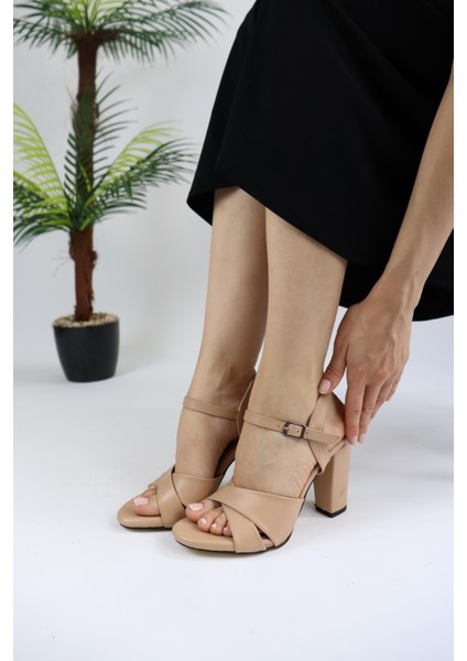 Kadın Arkası Açık Kedi Gözü Topuklu Ayakkabı indirimleri