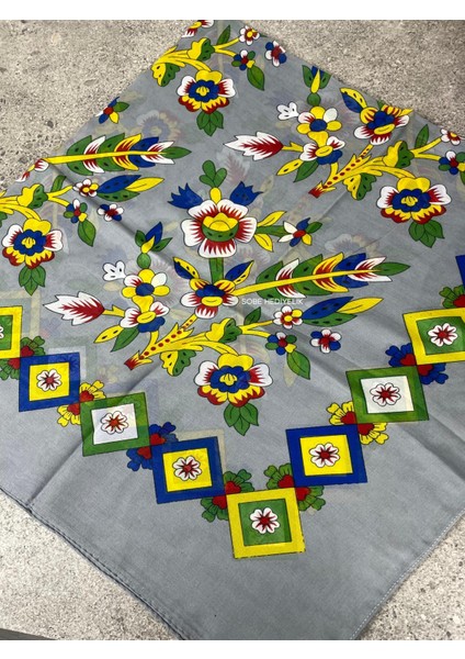 Gri Çiçek Desenli Yazma Eşarp – Çeyizlik ve Günlük Kullanıma Uygun Başörtüsü fırsatları