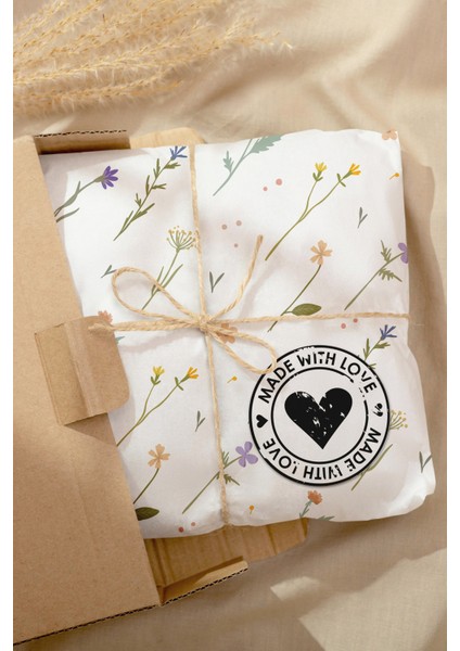 Made With Love Yazılı Sticker Paketleme Kargo Ambalaj Etiketi - 4X4CM 70 Adet Yuvarlak modelleri