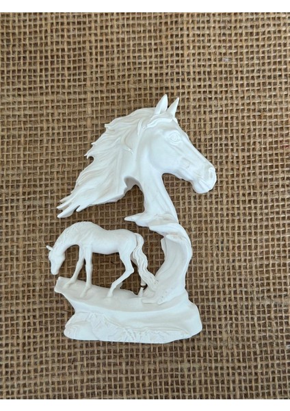 At Duvar Dekoru Heykel, Beyaz Renk Yüksek Kaliteli Malzeme El Yapımı Minimalist Heykel Duvar Dekoru, Hediyelik Duvar Dekoru, Ev Dekoru (12x8 cm)