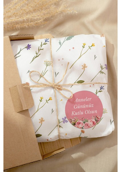 Anneler Gününüz Kutlu Olsun Yazılı Sticker Paketleme Kargo Ambalaj Etiketi - 4X4CM 70 Adet modelleri