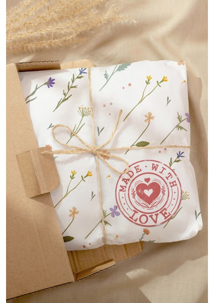 Made With Love Yazılı Sticker Paketleme Kargo Ambalaj Etiketi - 4X4CM 70 Adet Yuvarlak modelleri