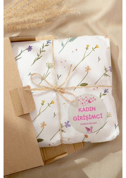 Kadının Girişimci Temalı Sticker Paketleme Kargo Ambalaj Etiketi - 4X4CM 70 Adet Yuvarlak indirimleri