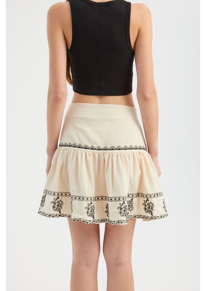 Kadın İşlemeli Yüksek Bel Volanlı Mini Etek Krem Doğal