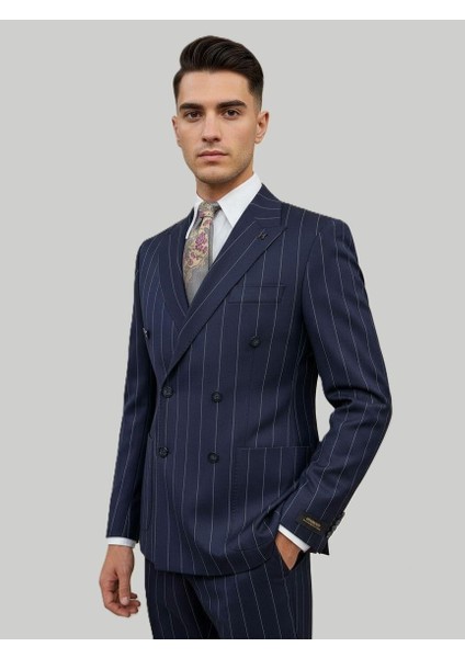 Lacivert Çizgili Modern Fit Kruvaze Takım Elbise – Premium Collection