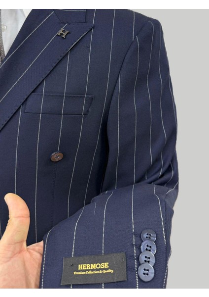 Lacivert Çizgili Modern Fit Kruvaze Takım Elbise – Premium Collection