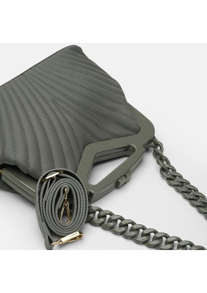 Bag Vivid Chain Gri Suni Deri Zincir Askılı Klips Kapamalı Kadın El ve Omuz Çantası modelleri