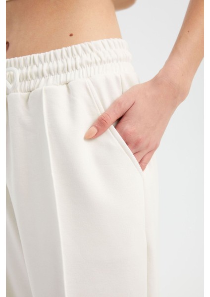 Kadın Yüksek Bel İpi Büzgülü Dar Paça Pantolon Beyaz