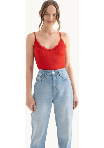Kadın Dantel Detaylı V Yaka Kırpılmış Tank Top Red