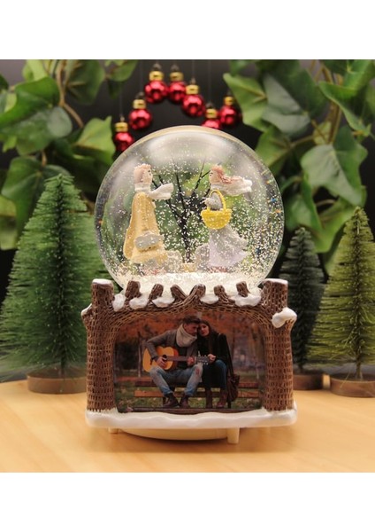 Kişiye Özel Fotoğraf Çerçeveli Romantik Aşıklar Sevgiliye Hediye Kar Küresi fırsatları