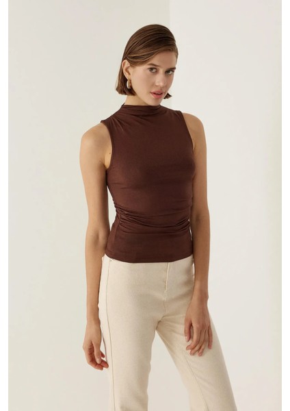 Kadın Drapeli Sıfır Kol Bluz Brown