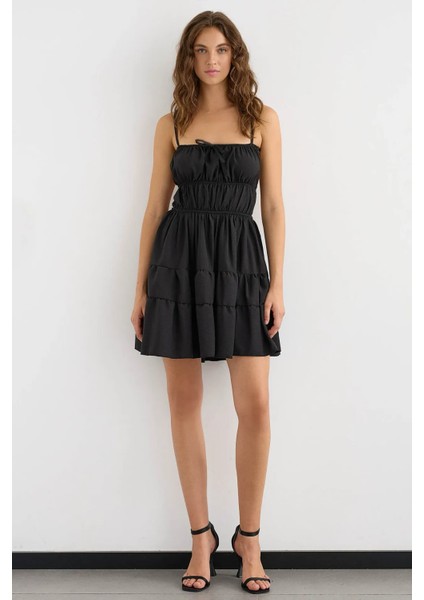 Kadın Bağlamalı Detaylı Pamuk Mini Elbise Siyah