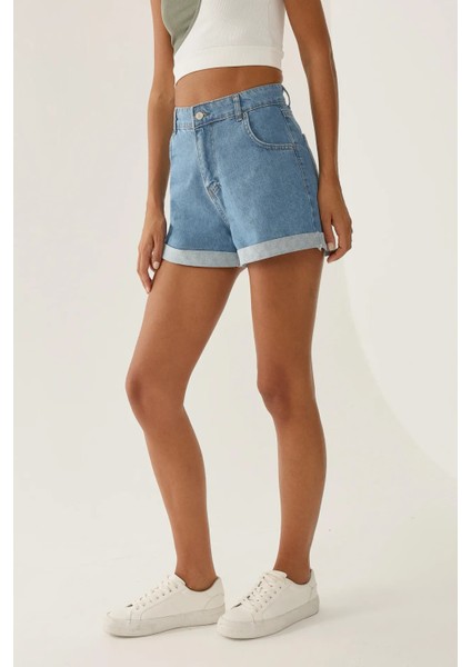 Kadın Kıvrık Paça Mom Fit Şort Maya Mavisi