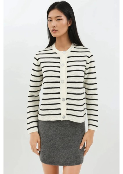 Kadın Düğmeli Şeritli Hırka Beyaz