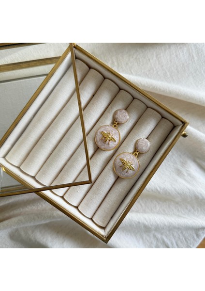 Çelik Krem Mineli Arı Küpe