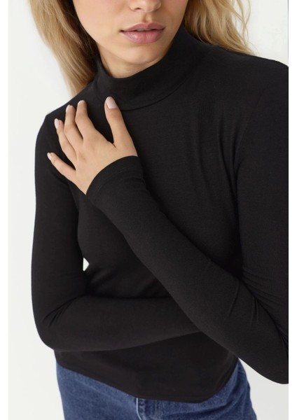 Kadın Slim Fit Turtleneck Uzun Kollu Yumuşak Viskon Üst Black fiyatları