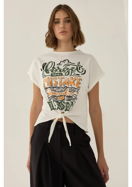 Kadın Baskılı Kısa Tişört Tozlu Beyaz