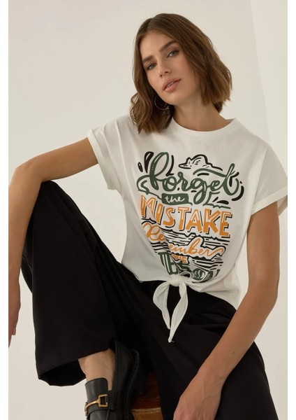 Kadın Baskılı Kısa Tişört Tozlu Beyaz