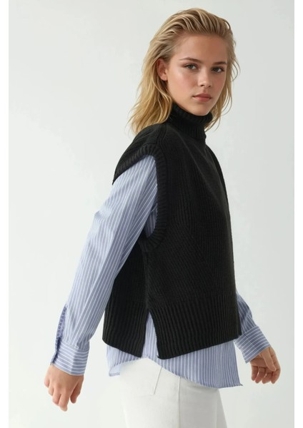 Kadın Rahat Kalıp Yüksek Yakalı Triko Süveter Siyah