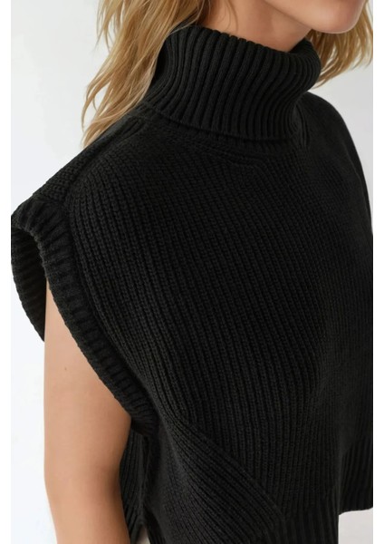 Kadın Rahat Kalıp Yüksek Yakalı Triko Süveter Siyah