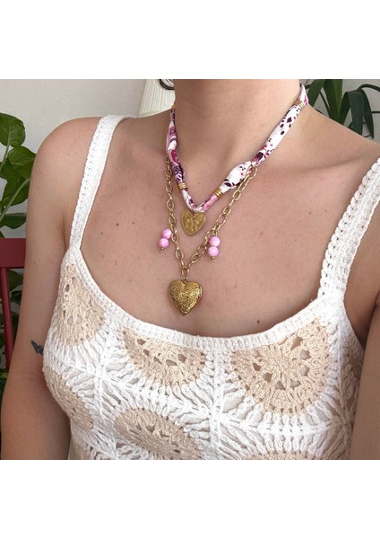 Çelik Pembe Fular Kalp Charmlı Kolye