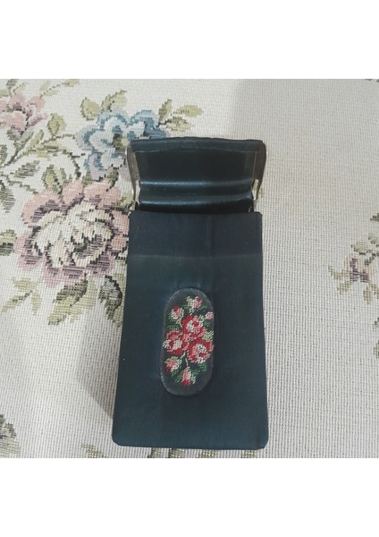 Goblen Işli Saten Sigaralık fırsatları