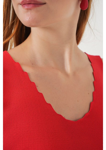 Kadın Bdart Slim Fit V Yakalı Esnek Bluz Red indirimleri