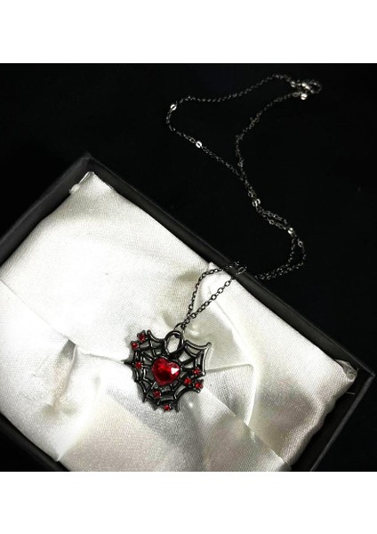 Taş Kalpli Örümcek Çelik Kolye