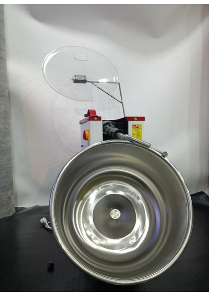 Kapaklı Hamur Karma Makinası 15 kg Un 10 Lt Su 25 kg Kapasiteli modelleri