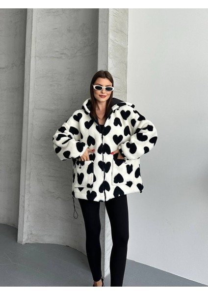 Kalp Desenli Kapüşonlu Mont fırsatları