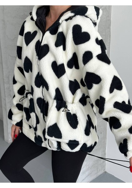 Kalp Desenli Kapüşonlu Mont
