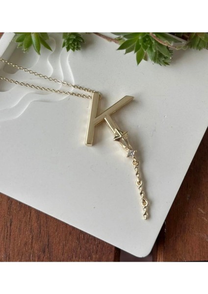 Uçurtma Detaylı Alya Harf Kolye ( 2 cm Büyük Boy )