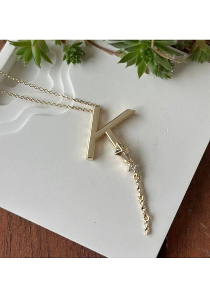 Uçurtma Detaylı Alya Harf Kolye ( 2 cm Büyük Boy ) fiyatları