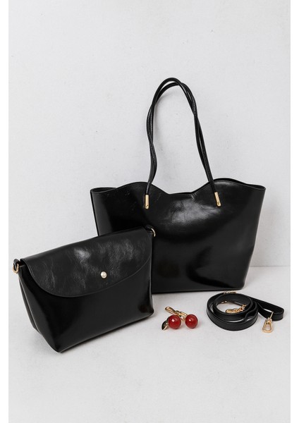 Bag Cherry Shine Siyah Suni Deri Charm Detaylı Cüzdanlı Makyaj Çantalı Kadın Omuz Çantası