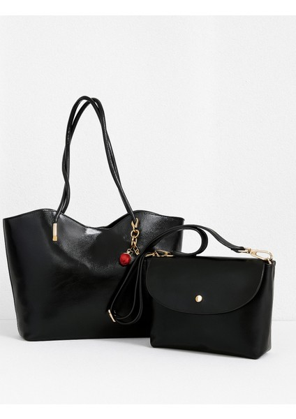 Bag Cherry Shine Siyah Suni Deri Charm Detaylı Cüzdanlı Makyaj Çantalı Kadın Omuz Çantası indirimleri