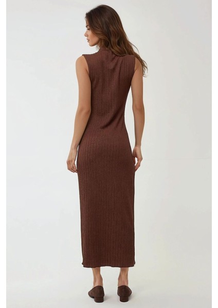 Kadın Dokulu Halter Yaka Vücut Saran Maxi Elbise Kahverengi