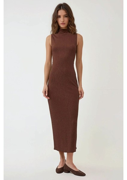Kadın Dokulu Halter Yaka Vücut Saran Maxi Elbise Kahverengi