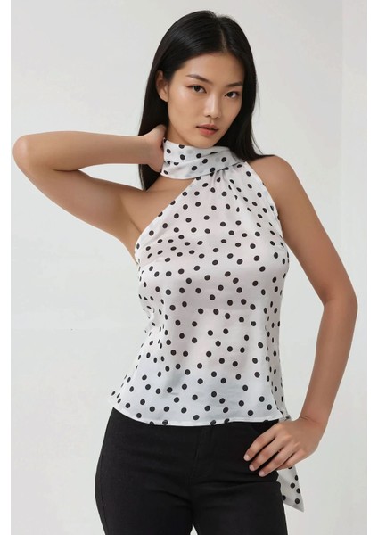 Kadın Asimetrik Yaka Saten Baskılı Puantiyeli Bluz White