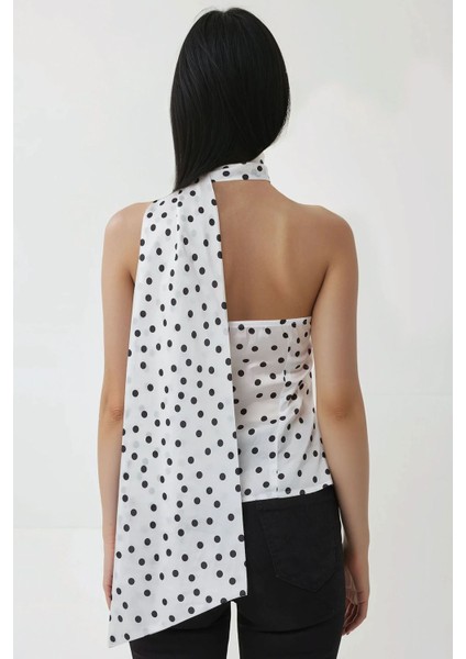 Kadın Asimetrik Yaka Saten Baskılı Puantiyeli Bluz White