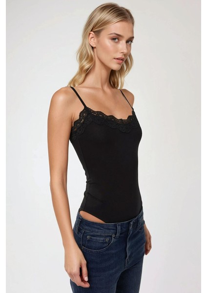 Kadın Dantel Detaylı V Yaka Dar Kesim Bodysuit Black