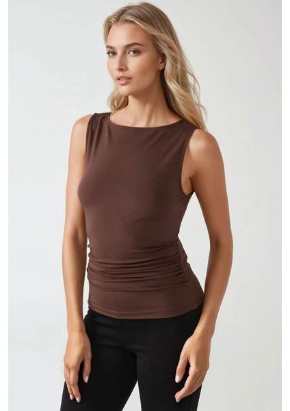 Kadın Dar Kesim Düz Yakalı Örme Üst Kahverengi