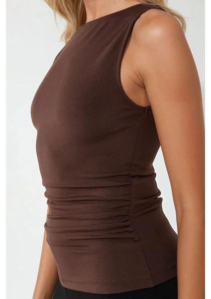 Kadın Dar Kesim Düz Yakalı Örme Üst Kahverengi