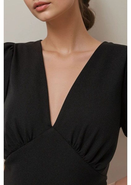 Kadın V-Yaka A-Form Krep Midi Elbise Siyah