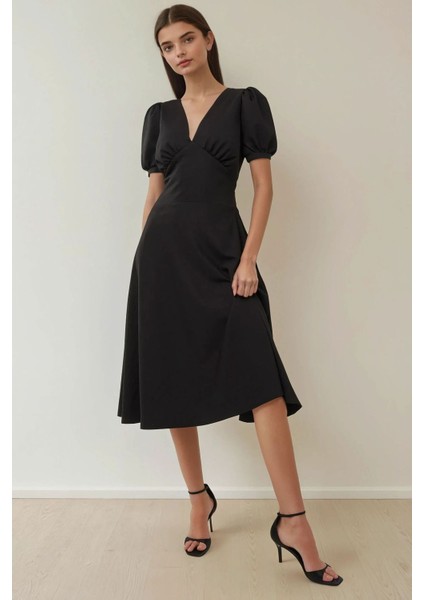 Kadın V-Yaka A-Form Krep Midi Elbise Siyah