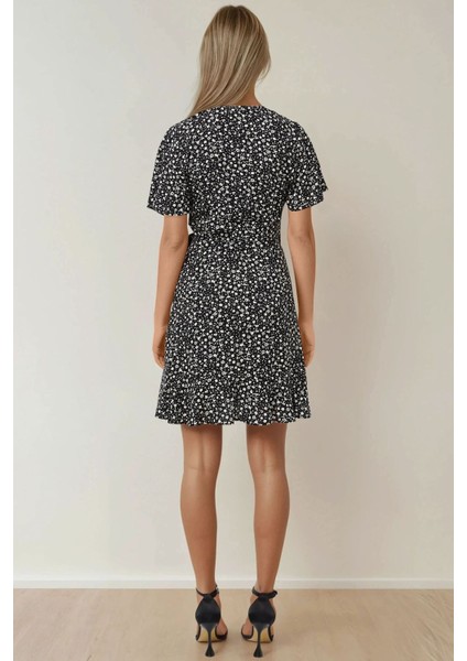 Kadın Çiçek Desenli V Yaka Viskon Mini Elbise Siyah