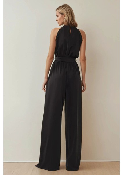 Kadın Geniş Paçalı Halter Yaka Kuşaklı Şık Tulum Siyah